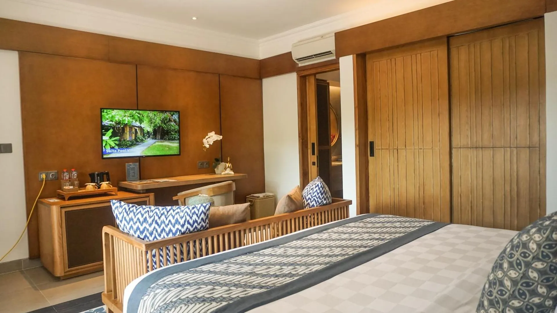 Rama Beach Resort And Villas Kuta Lombok 4*,